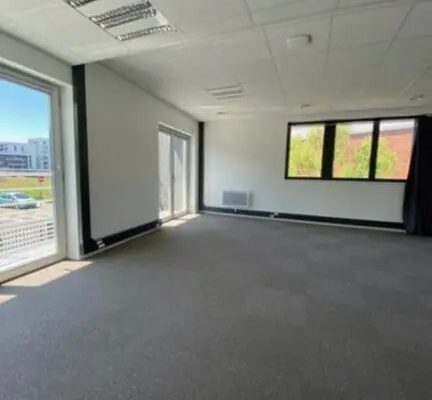 À louer – Bureaux de 394 m² divisibles dans le Quartier des Docks du Havre – Seine-Maritime (76)