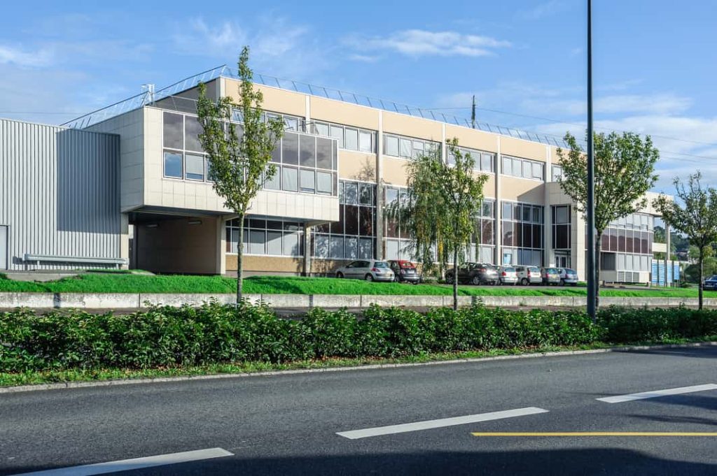 À louer – Bureaux de 45 à 71 m² et un atelier de 599 m² en hôtel d’entreprises à Nantes – Pays de la Loire (44)