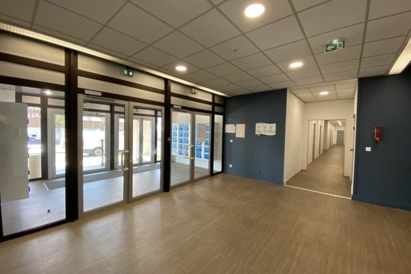 À louer – Bureaux de 45 à 71 m² et un atelier de 599 m² en hôtel d’entreprises à Nantes – Pays de la Loire (44)