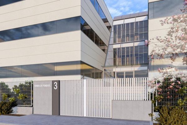 À Louer – Bureaux de 665 à 2 900 m² à Tres Cantos, Madrid – Espagne