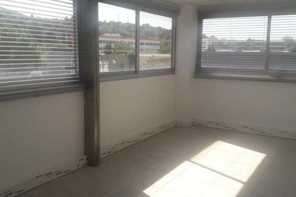 À louer – bureaux divisibles de 120 m² à 265 m² à Aubagne