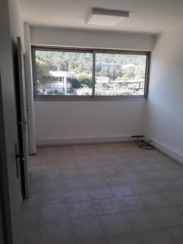 À louer – bureaux divisibles de 120 m² à 265 m² à Aubagne