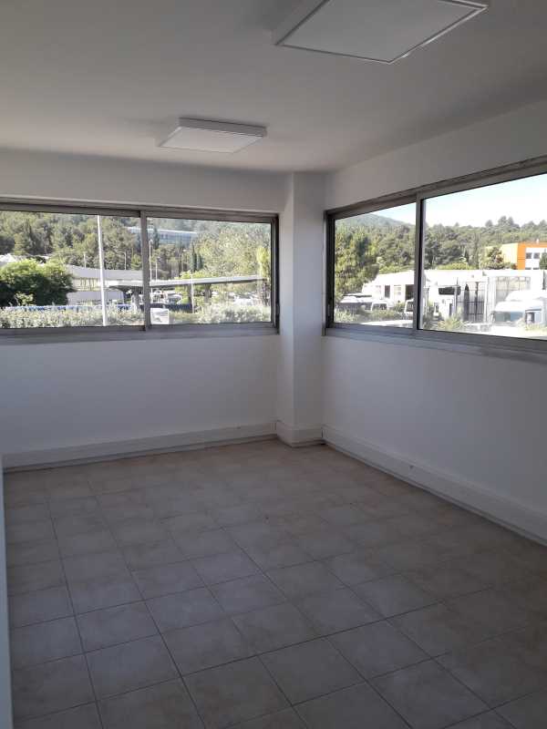 À louer – bureaux divisibles de 120 m² à 265 m² à Aubagne