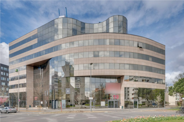 À louer – bureaux divisibles de 156 m² à 3 671 m² à Noisy-le-Grand