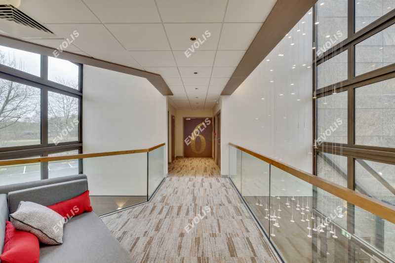 À louer – bureaux divisibles de 179 à 2 132 m² à Montigny-le-Bretonneux, proche de Paris