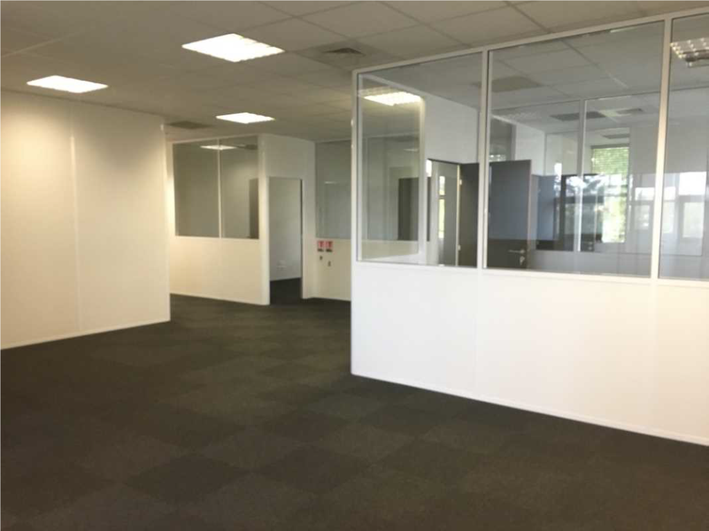 À louer – bureaux divisibles de 180 m² à 368 m² à Mérignac proche de Bordeaux.