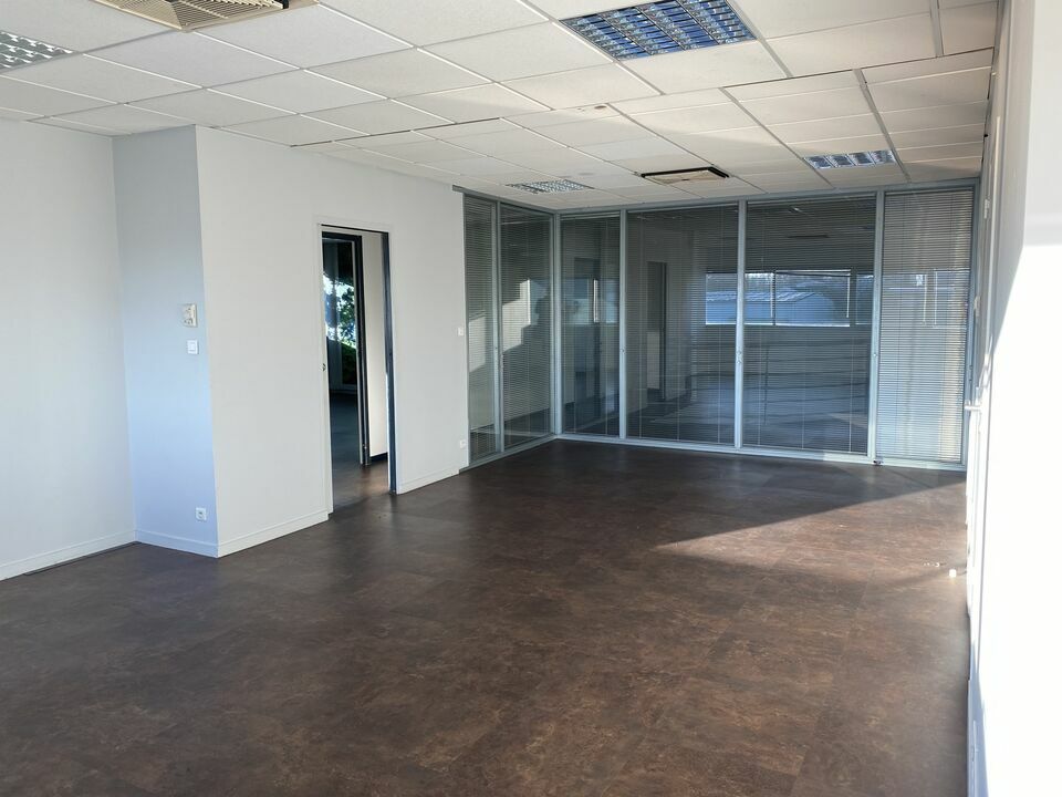 À louer – bureaux divisibles de 20 m² à 680 m² à Cenon à proximité de Bordeaux (33)