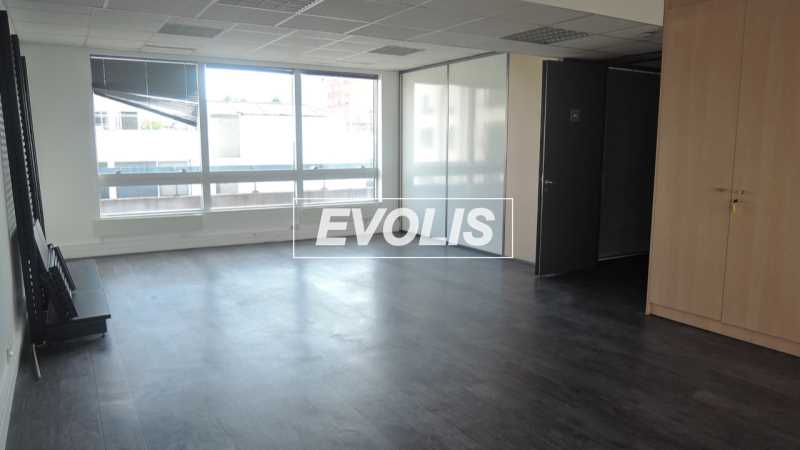 À louer – bureaux divisibles de 411 m² à 1 303 m² à Saint-Ouen à proximité de Paris (93)