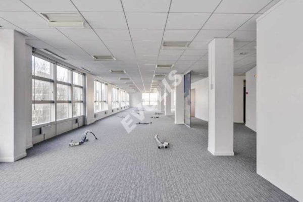 À louer – bureaux divisibles de 500 m² à 1 134 m² à Saint-Denis
