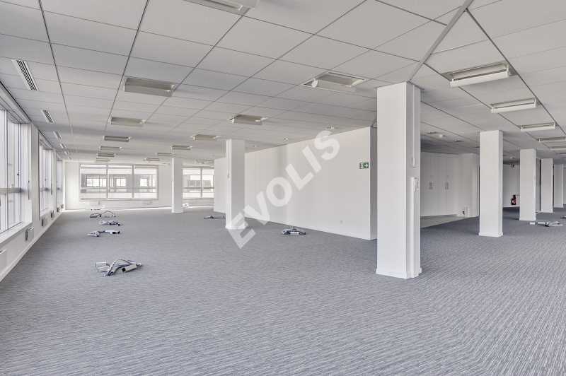 À louer – bureaux divisibles de 500 m² à 2 268 m² à Saint-Denis