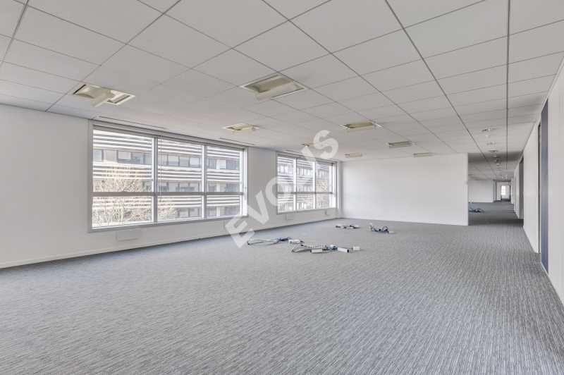 À louer – bureaux non divisibles de 1 134 m² à Saint-Denis