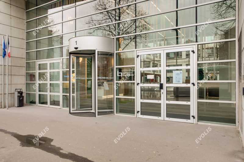 À louer – bureaux non divisibles de 1 356 m² à Saint-Denis