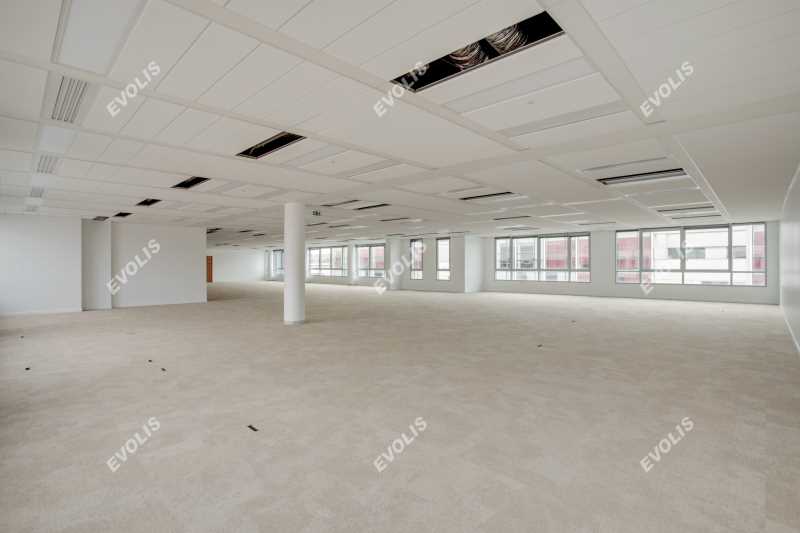 À louer – bureaux non divisibles de 1 356 m² à Saint-Denis