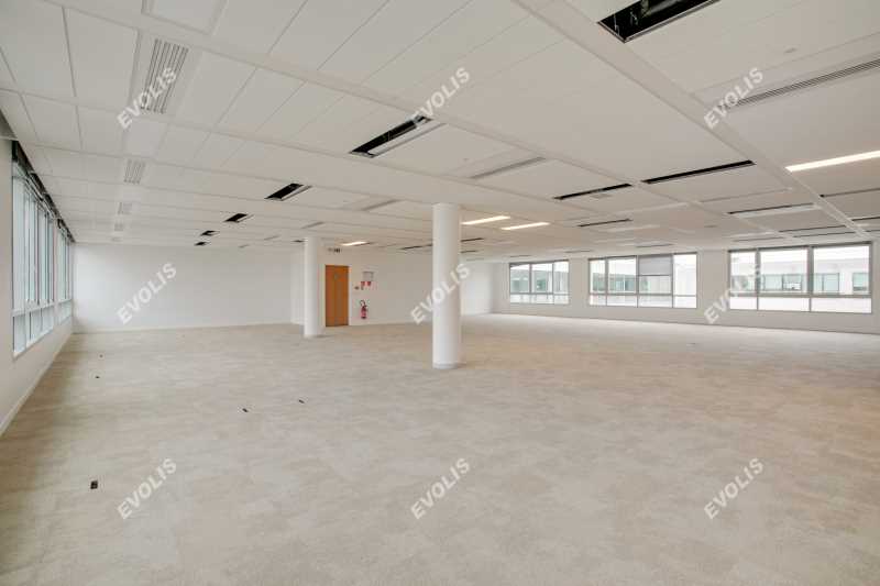 À louer – bureaux non divisibles de 1 356 m² à Saint-Denis