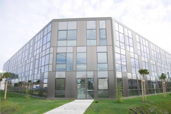 À louer – bureaux non divisibles de 167 m² à Pessac, proche de Bordeaux