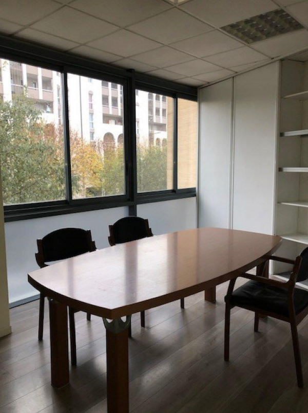 À louer – bureaux non divisibles de 230 m² à Avignon