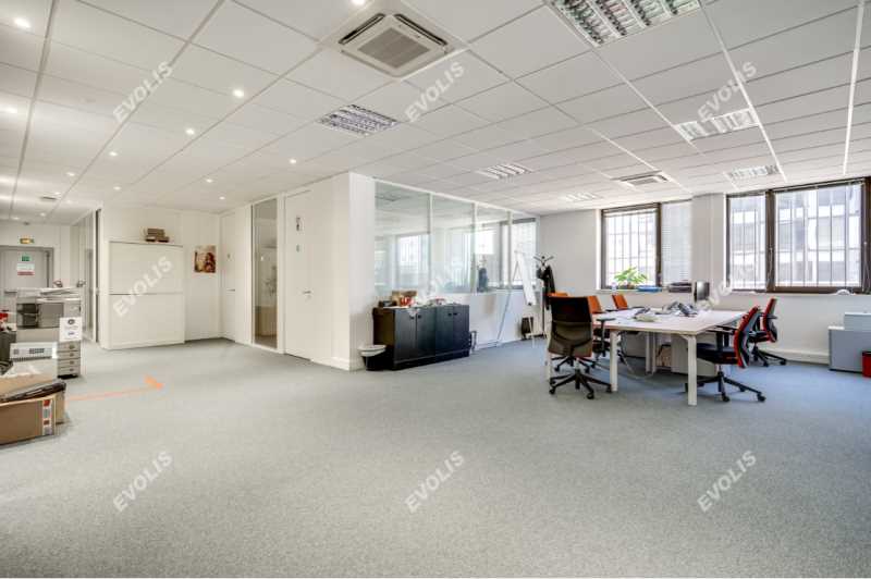 À louer – bureaux non divisibles de 698 m² à Bagnolet