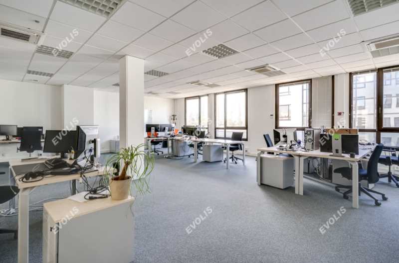 À louer – bureaux non divisibles de 698 m² à Bagnolet