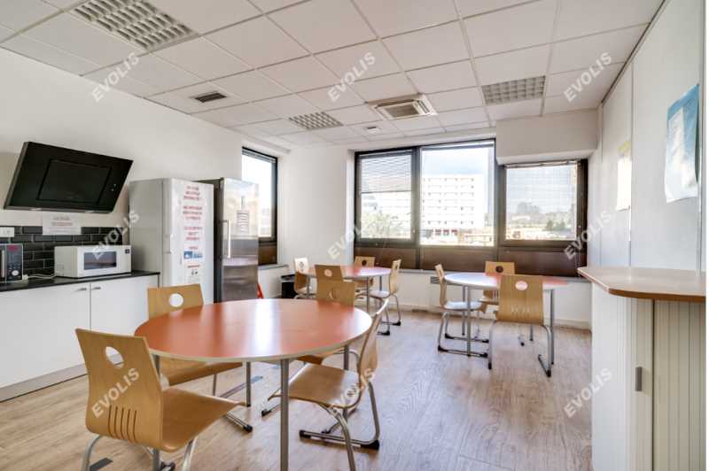 À louer – bureaux non divisibles de 698 m² à Bagnolet
