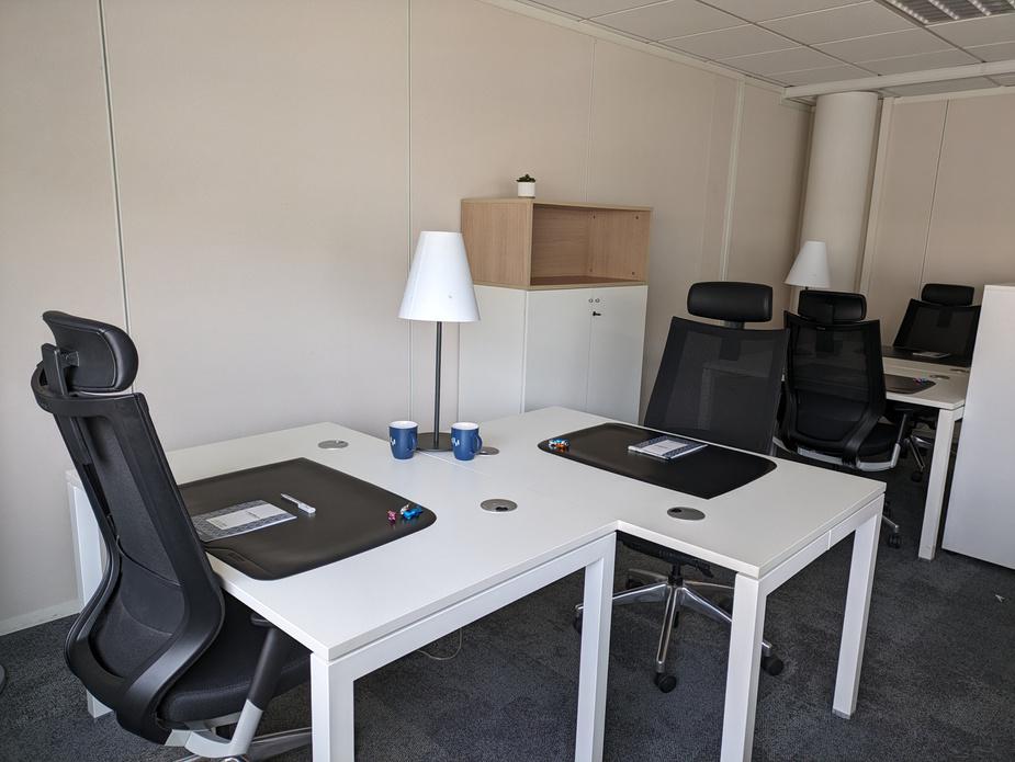 À louer – Bureaux privatifs de 13 à 22 m² et postes en coworking dans le quartier Euronantes de Nantes – Loire-Atlantique (44)