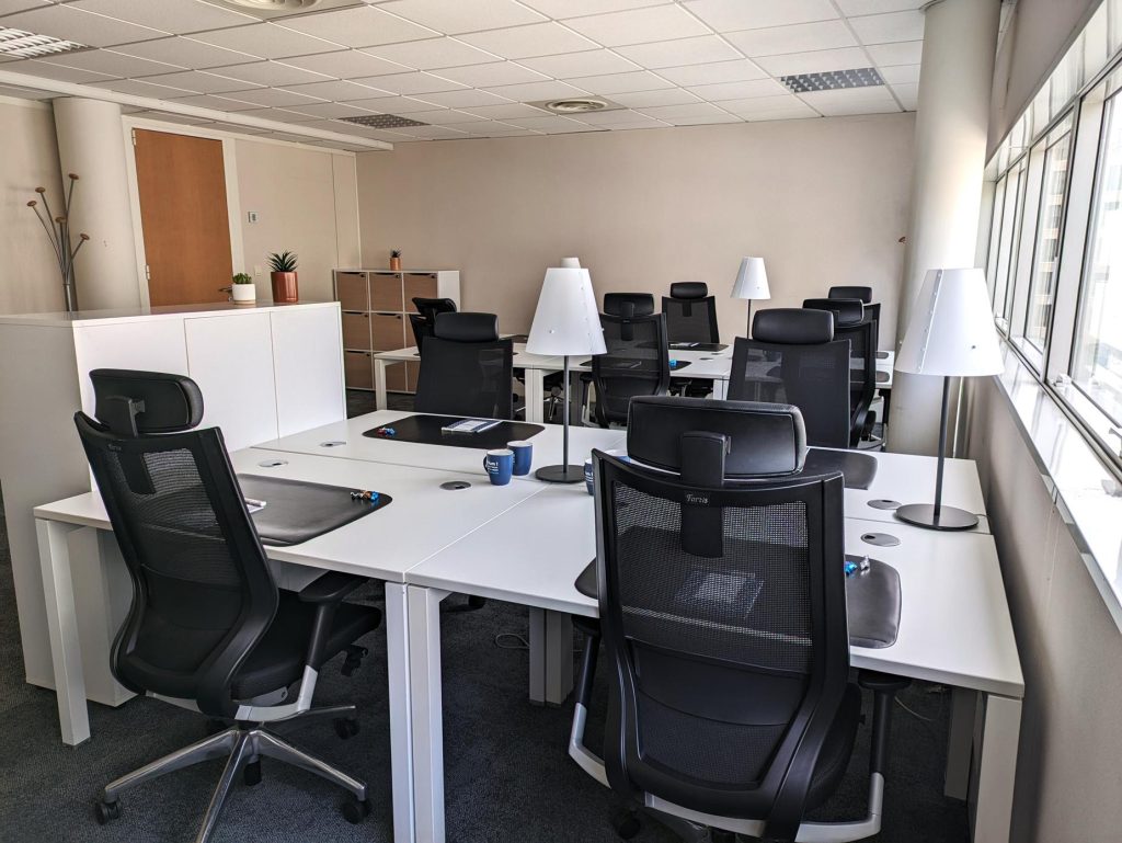 À louer – Bureaux privatifs de 13 à 22 m² et postes en coworking dans le quartier Euronantes de Nantes – Loire-Atlantique (44)