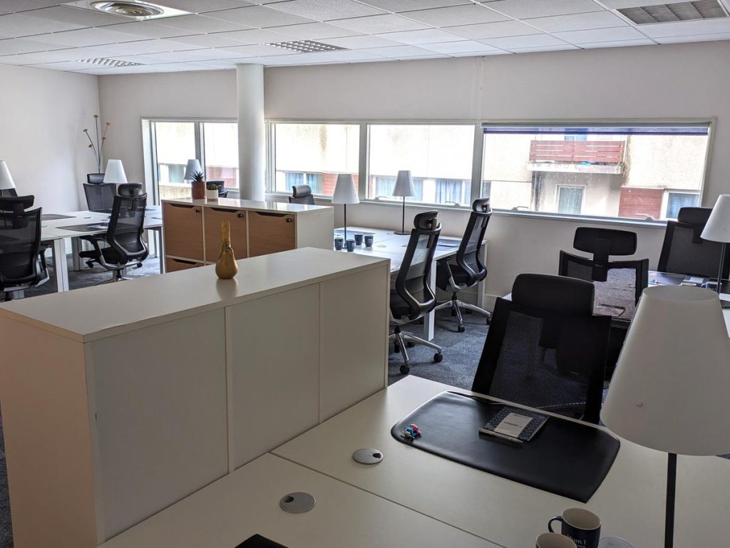 À louer – Bureaux privatifs de 13 à 22 m² et postes en coworking dans le quartier Euronantes de Nantes – Loire-Atlantique (44)