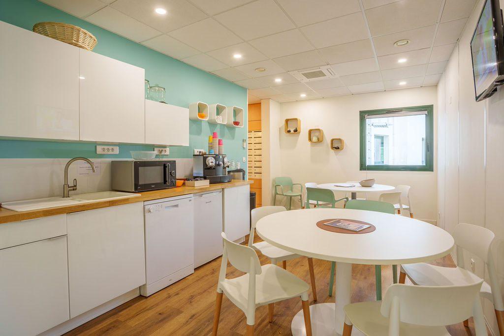 À louer – Bureaux privatifs de 13 à 22 m² et postes en coworking dans le quartier Euronantes de Nantes – Loire-Atlantique (44)