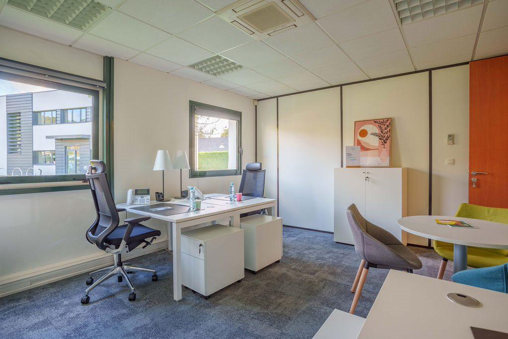 À louer – Bureaux privatifs de 13 à 22 m² et postes en coworking dans le quartier Euronantes de Nantes – Loire-Atlantique (44)