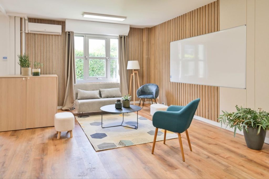 À louer – Bureaux privatifs et postes en coworking à La Ruche – Saint-Nazaire (44)
