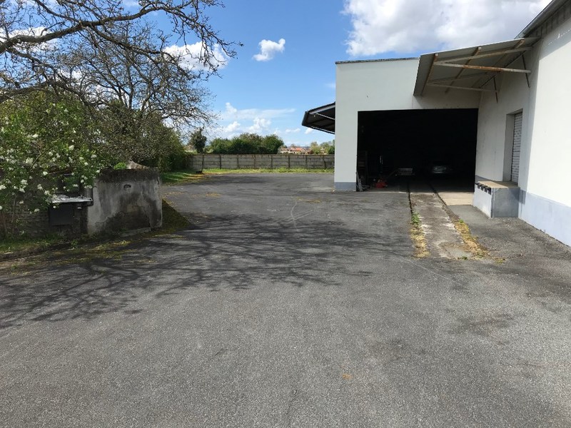A louer, entrepôt 360 m² sur terrain 800 m² à Tarbes (65)