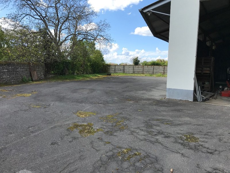 A louer, entrepôt 360 m² sur terrain 800 m² à Tarbes (65)