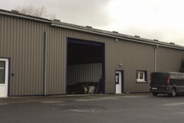 À louer – entrepôt de 1 196 m² à Calais