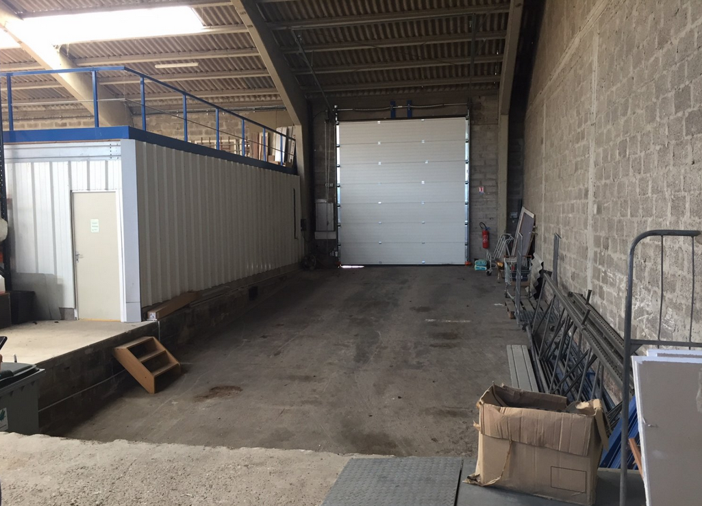 À louer – entrepôt de 1 196 m² à Calais