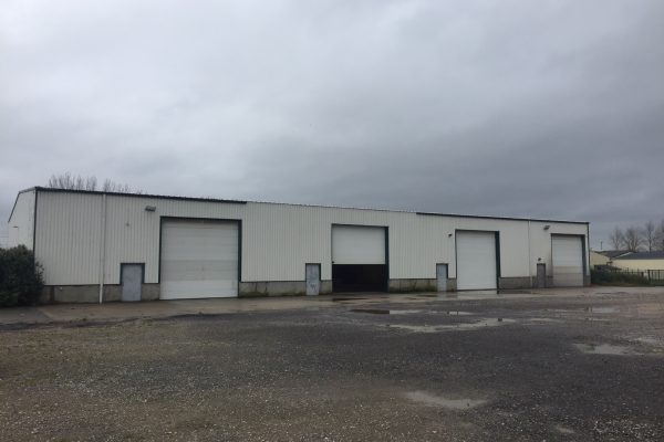 À louer – entrepôt de 1 200 m² à Calais