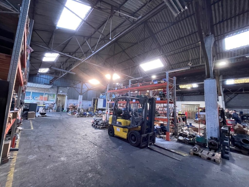 À louer – Entrepôt de 1 321 m² à Calais (62)