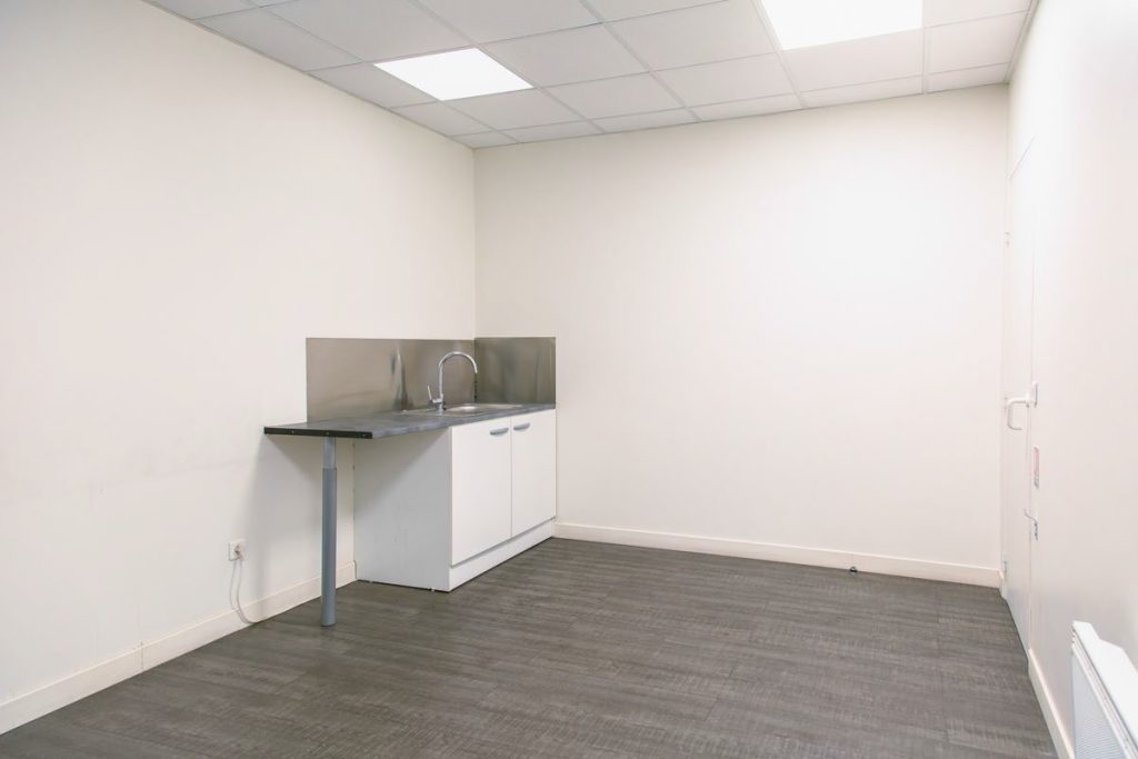 À louer – entrepôt de 1 458 m² à Amblainville