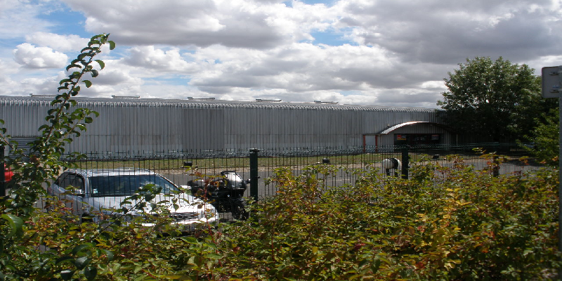À louer – Entrepôt de 2 442 m² à Niort – Deux-Sèvres