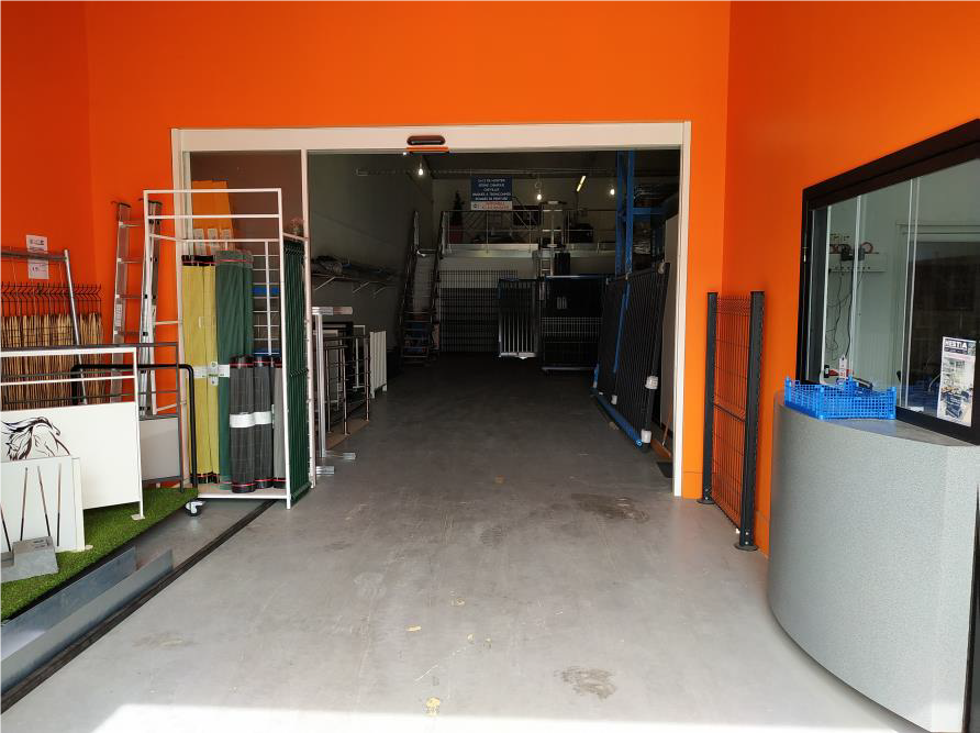 À louer – entrepôt de 240 m² à Avignon