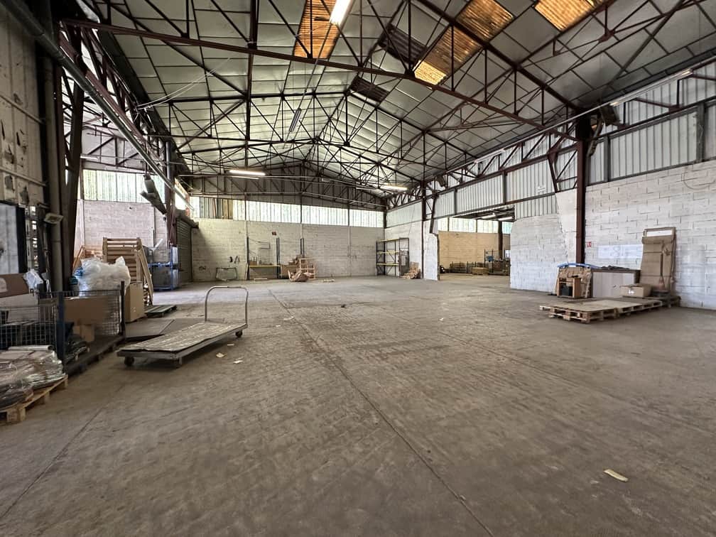 À louer – Entrepôt de 3 018 m² dans la Zone d&rsquo;activités de Fontcouverte à Avignon – Vaucluse (84)