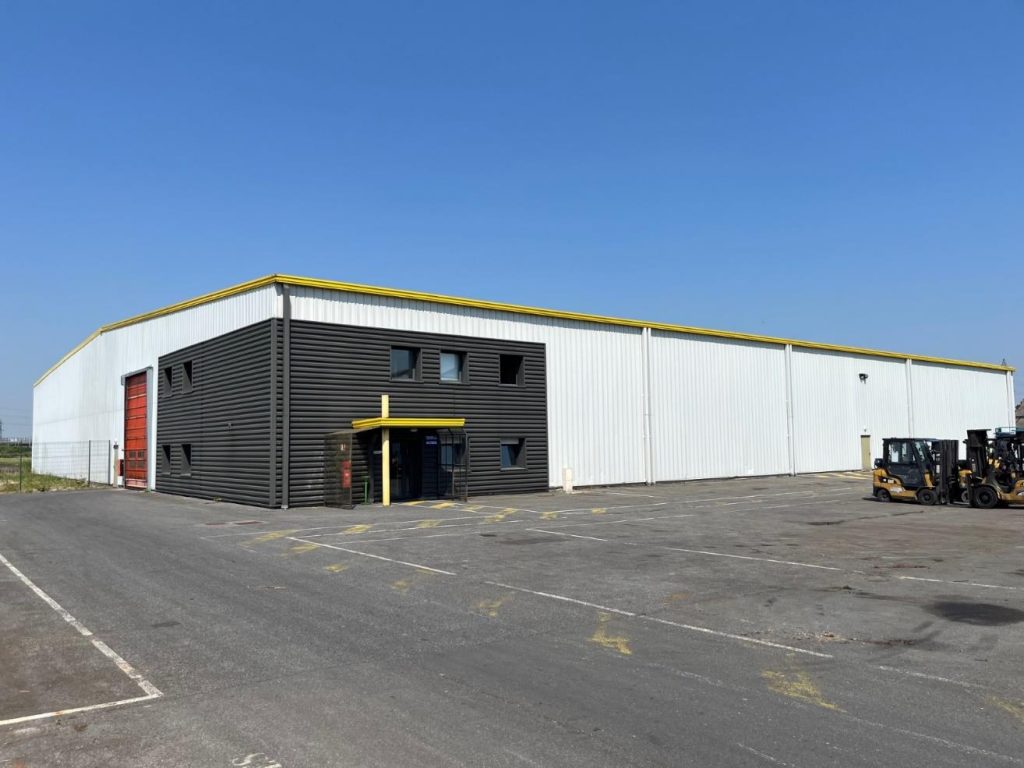 À louer – Entrepôt de 3 150 m² à proximité de Calais – Pas-de-Calais (62)