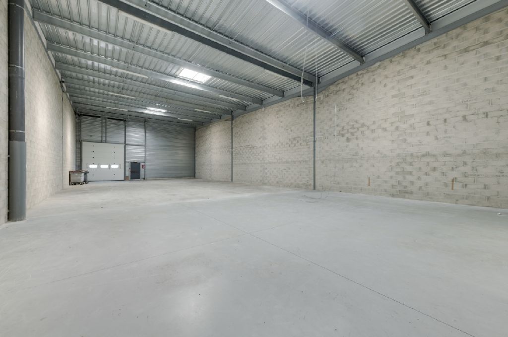 A louer, entrepôt de 536 à 2 443 m² en région parisienne – 91