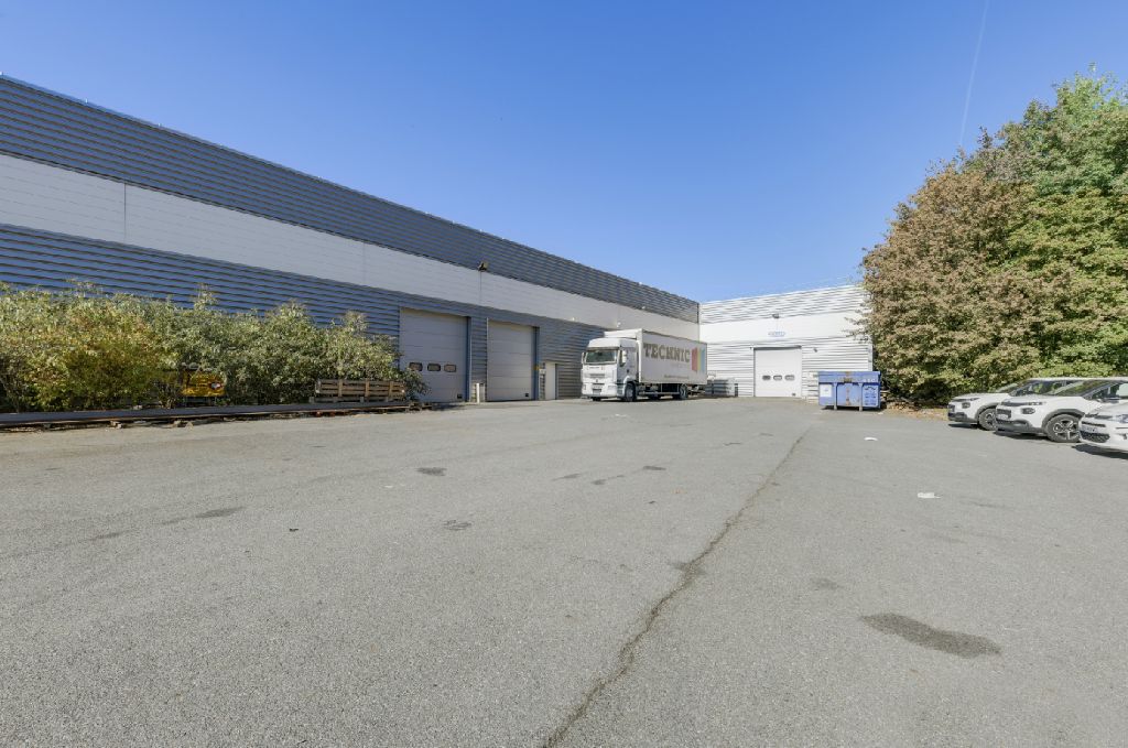 A louer, entrepôt de 536 à 2 443 m² en région parisienne – 91