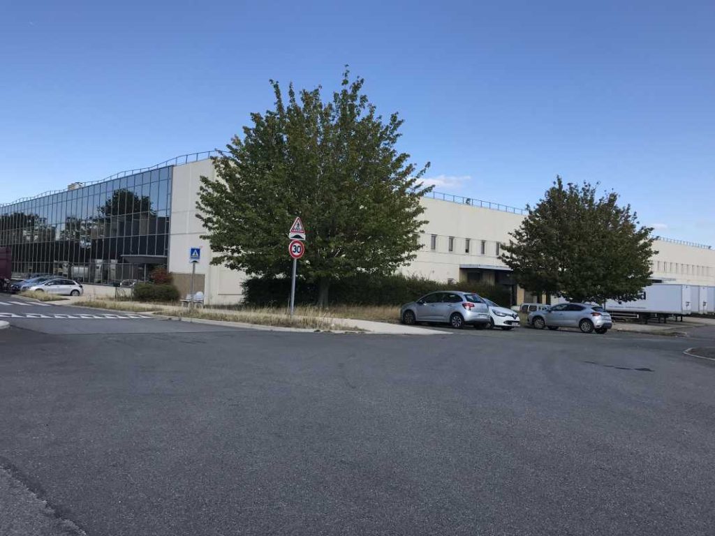 À louer – entrepôt de 8 209 m² à Maurepas