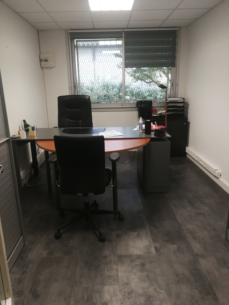 À louer – Entrepôt de 8 500 m² à Orange