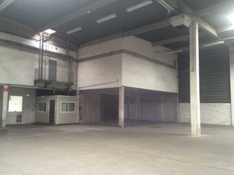 À louer – entrepôt divisible de 1 166 m² à 3 500 m² à Maurepas