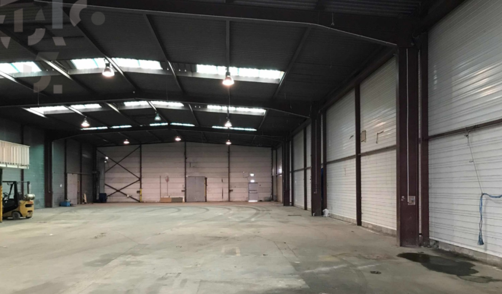 À louer – entrepôt divisible de 2 400 m² à Calais