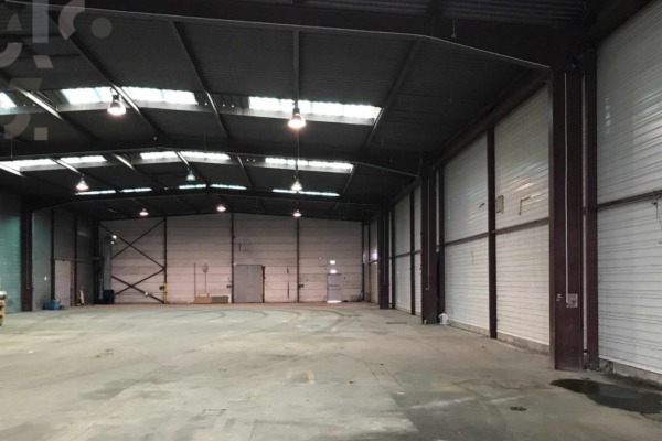 À louer – entrepôt divisible de 2 400 m² à Calais