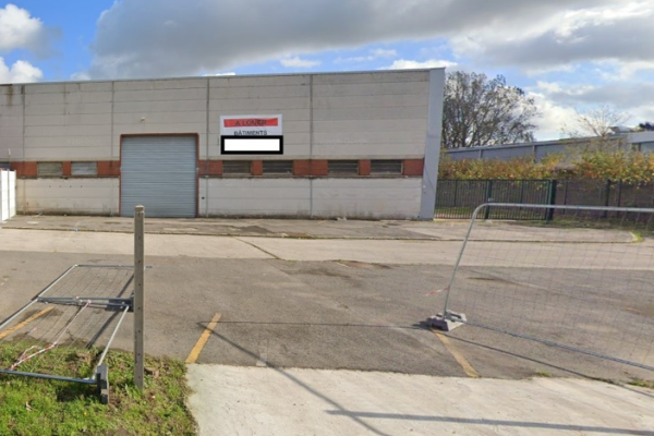 À louer – Entrepôt industriel de 1 200 m² dans la Zone d’Activités Marcel Doret à Calais – Pas de Calais (62)