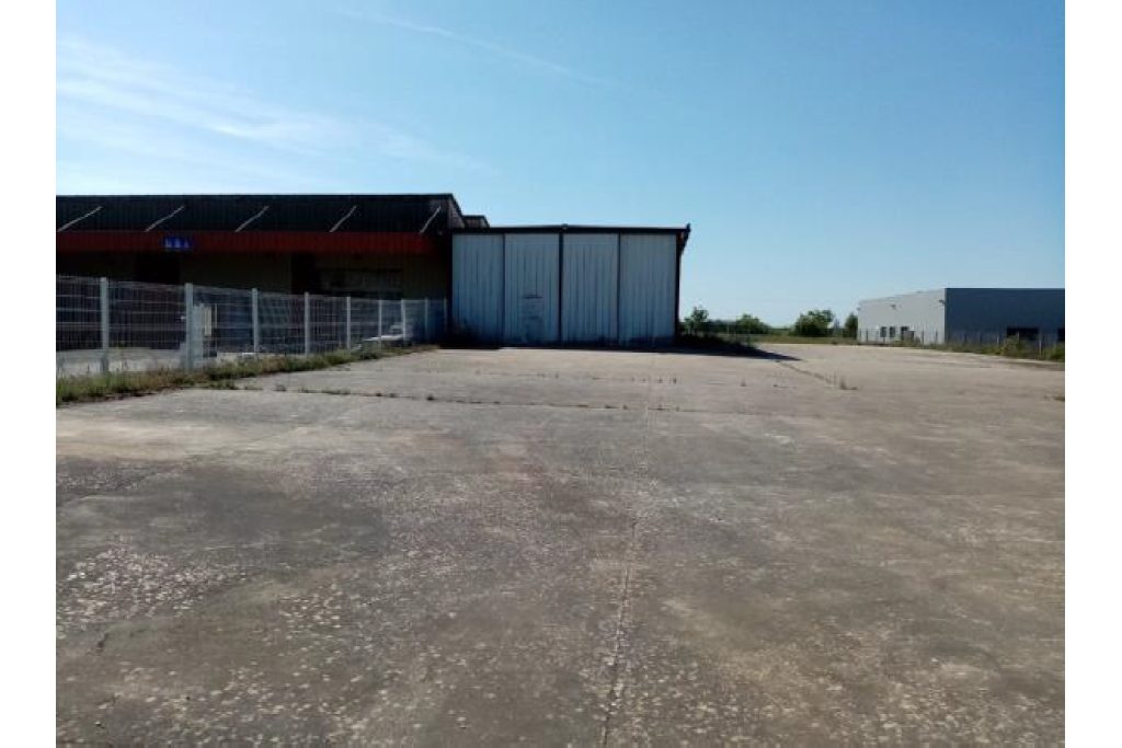 À louer – Entrepôt industriel de 200 m² à Oucques La Nouvelle, Loir-et-Cher (41)