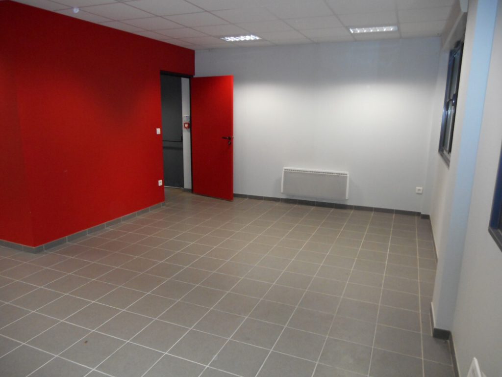 À Louer – Entrepôt industriel de 4 666 m² en zone portuaire à Calais (62)